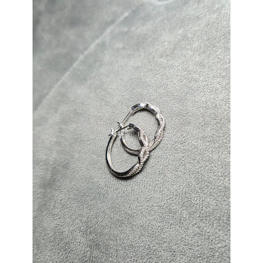 Unbranded Women's Silver and White Jewellery